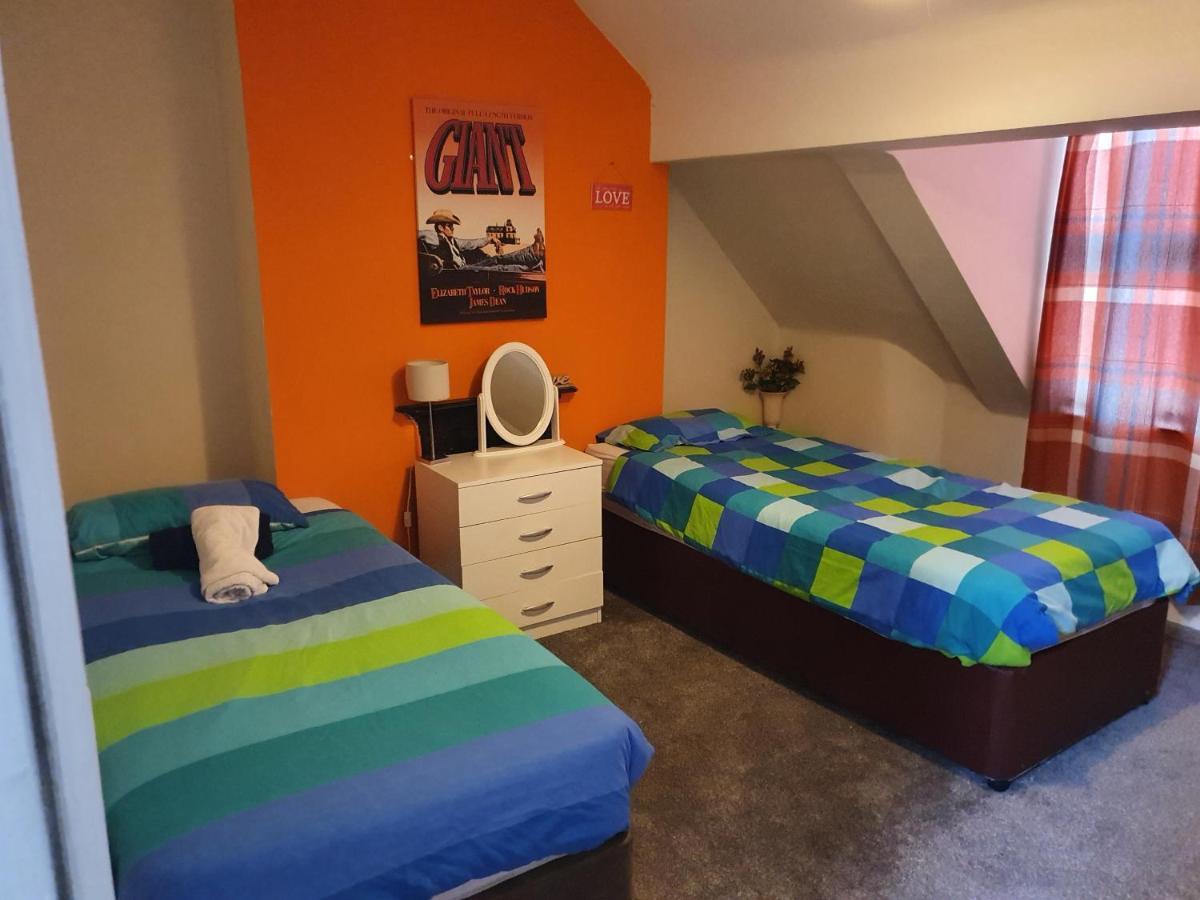 ליברפול 12 Person 6 Bedroom Self Catering House מראה חיצוני תמונה
