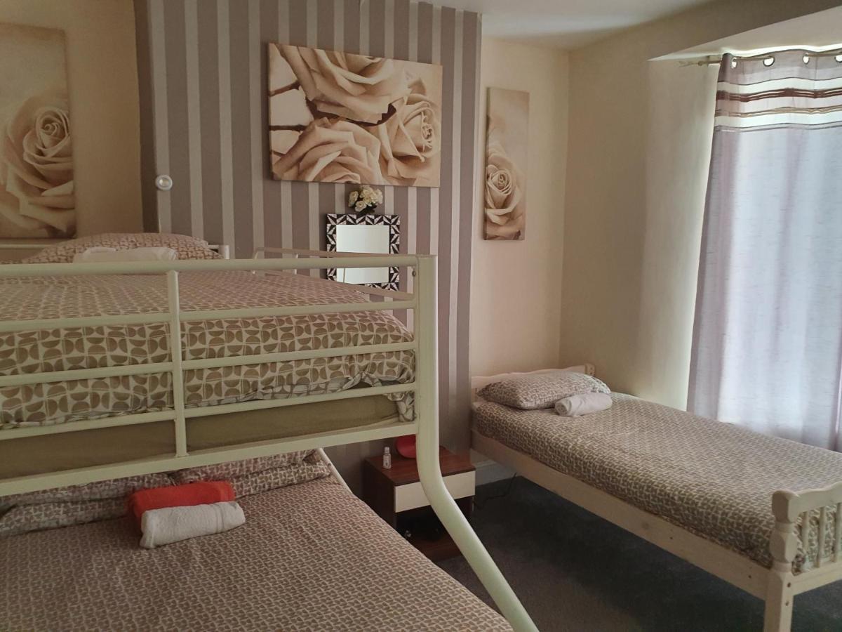 ליברפול 12 Person 6 Bedroom Self Catering House מראה חיצוני תמונה