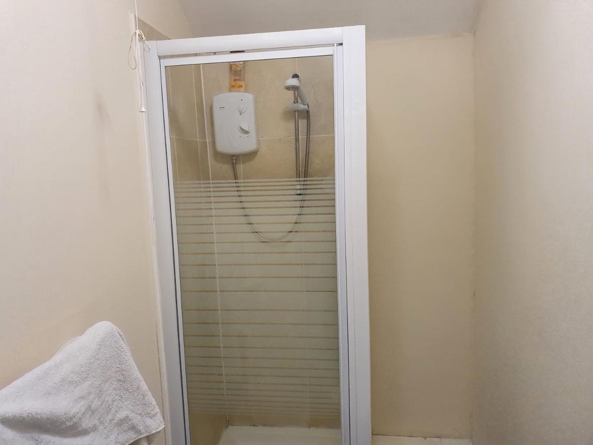 ליברפול 12 Person 6 Bedroom Self Catering House מראה חיצוני תמונה