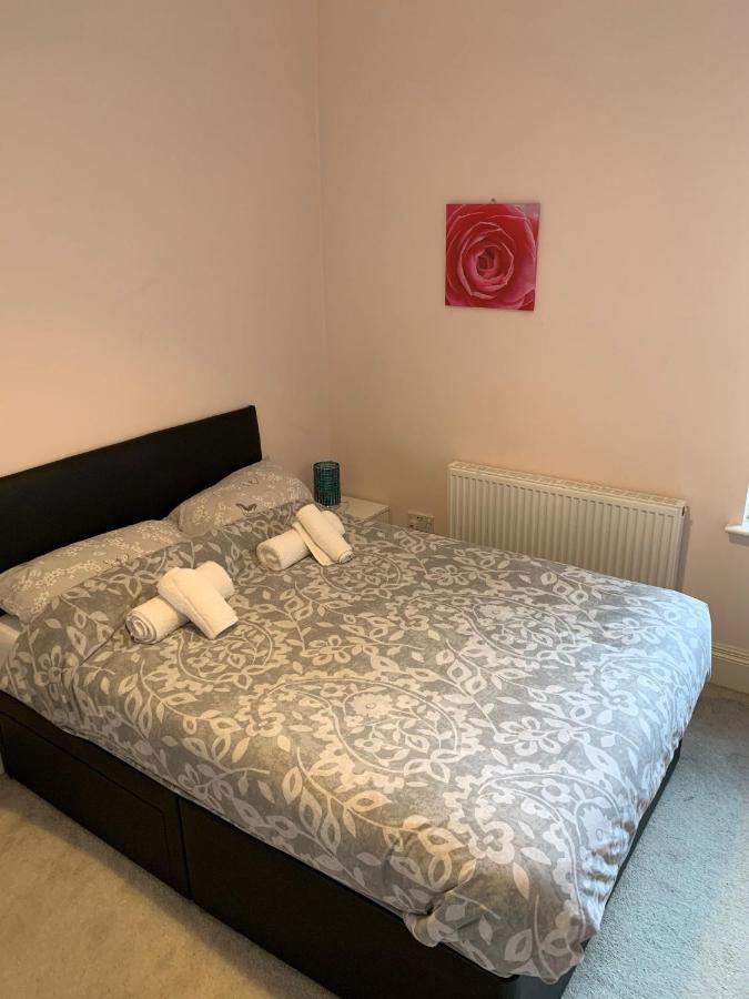 ליברפול 12 Person 6 Bedroom Self Catering House מראה חיצוני תמונה