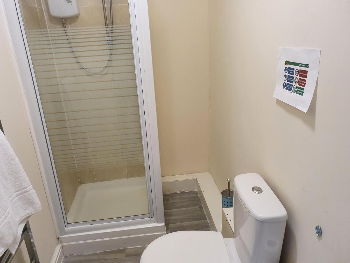 ליברפול 12 Person 6 Bedroom Self Catering House מראה חיצוני תמונה